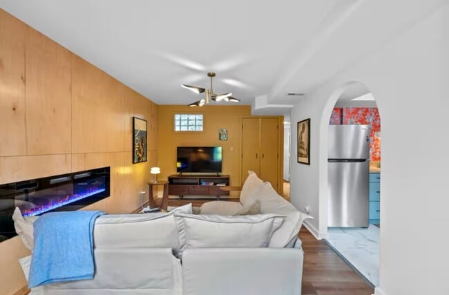 Building Photo - 22 Scottsdale Dr