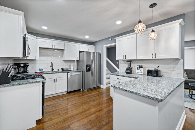 Foto del edificio - 3755 W 75th Ct