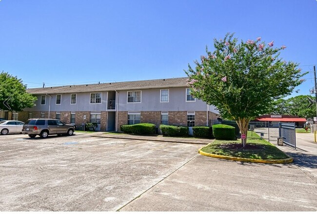 Foto del edificio - 5360 E 5th St