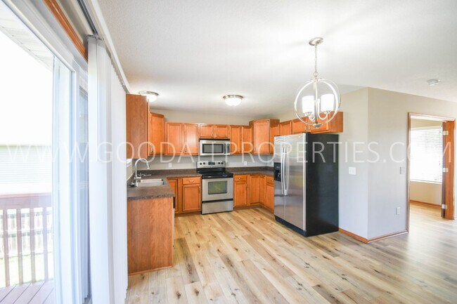 Foto del edificio - 3 bed 2.5 bath Single Family Home