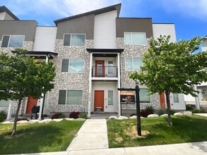Building Photo - 3104 1625 E