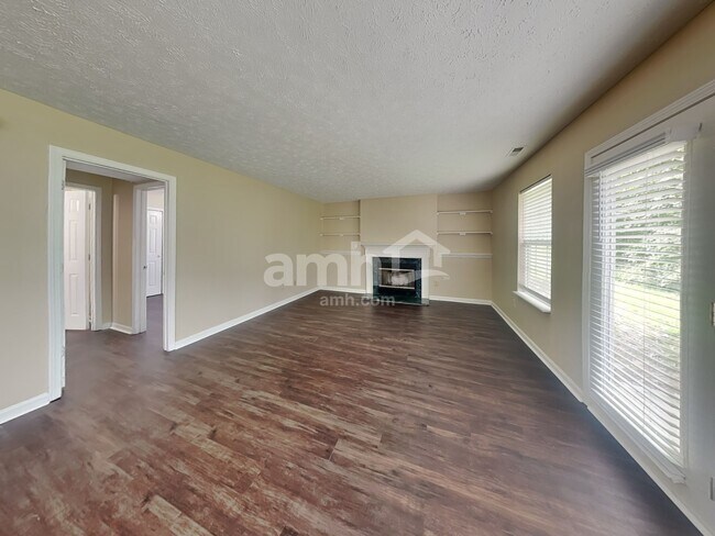 Foto del edificio - 3428 Oakton Cir