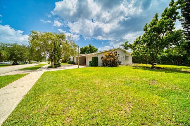 Building Photo - 9100 SW 86th St