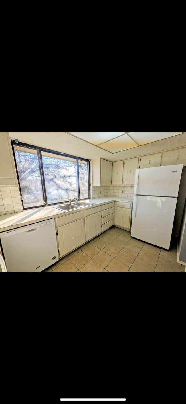 Foto del edificio - 6620 S 139th St