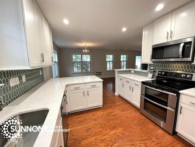 Foto del edificio - 3 bed / 2 bath Bungalow in the Heart of NoDa!
