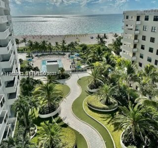 Foto del edificio - 100 Lincoln Rd