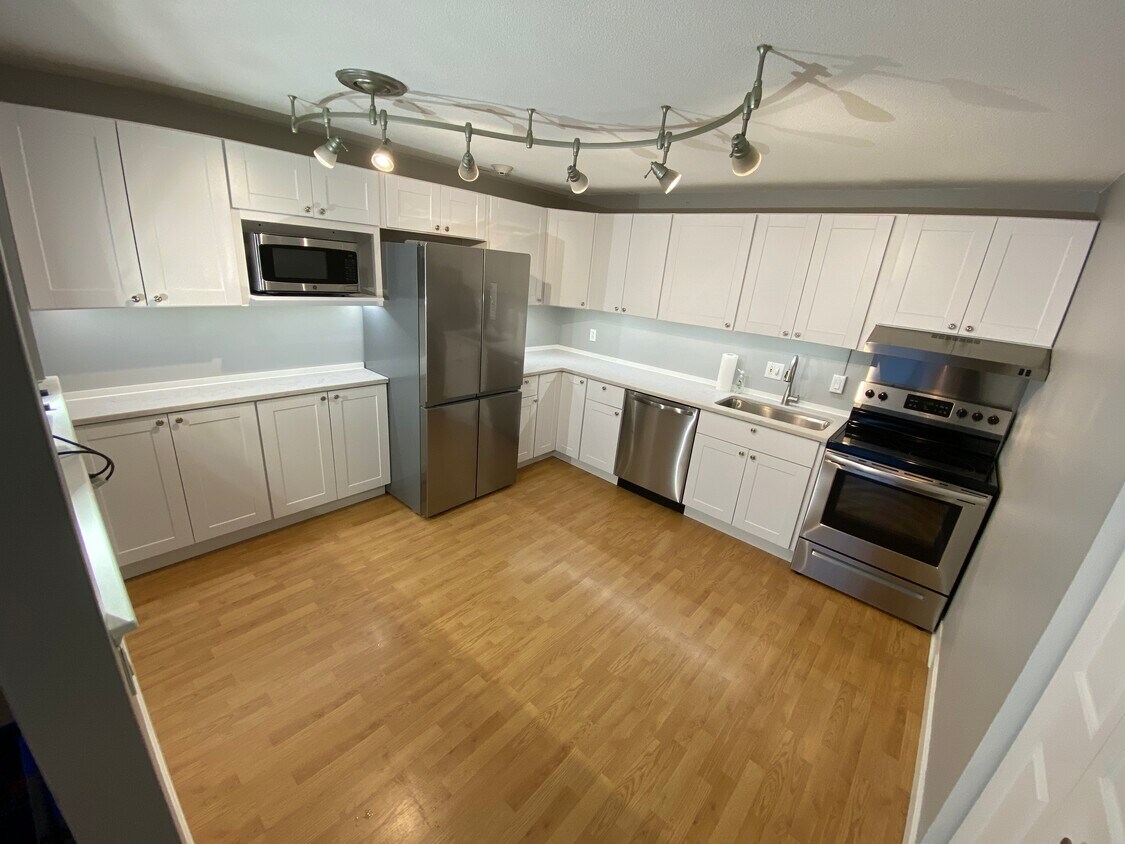Kitchen View 1 - 74 Beach St