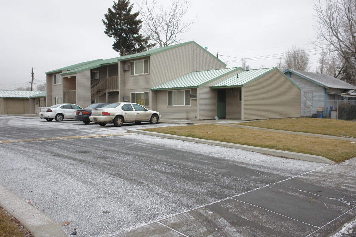 Building Photo - Sierra Apartments