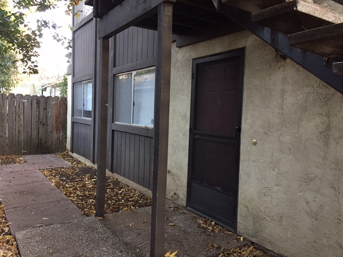 Primary Photo - 1279 Citrus Ave