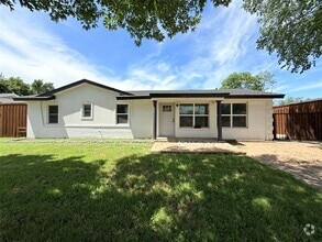 Building Photo - 2609 W Rochelle Rd