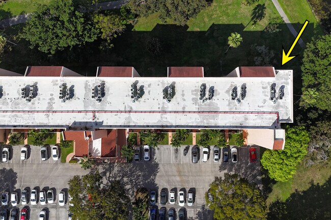 Foto del edificio - 14623 Bonaire Blvd
