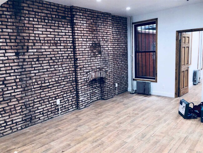 Foto del edificio - 615 Marcy Ave