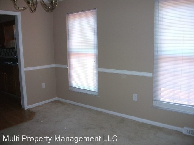 Building Photo - 7677 Kingsgate Way