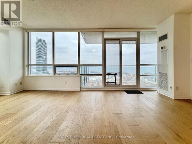 Building Photo - 2240 Lake Shore Blvd W