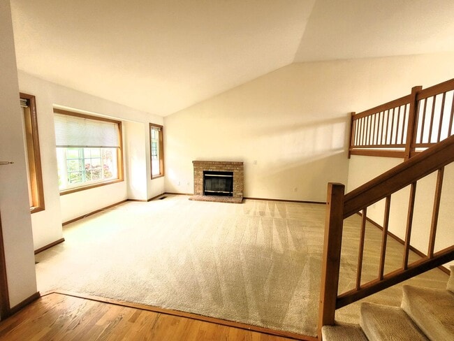 Building Photo - Charming Split-level 4 Bedroom Home - E Mc...