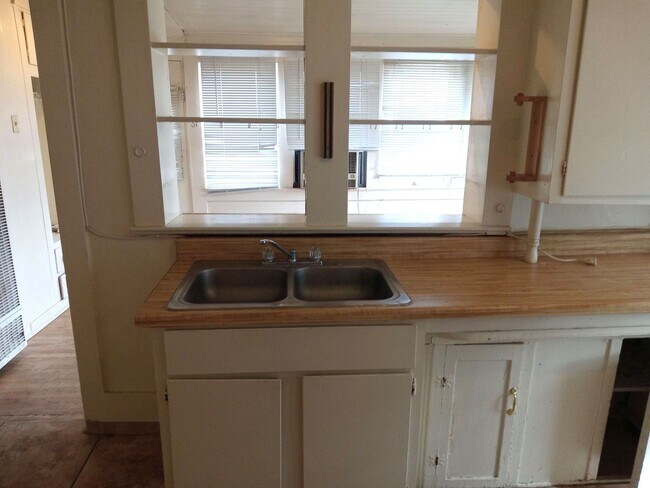 Foto del edificio - 2129 Coal Ave SE