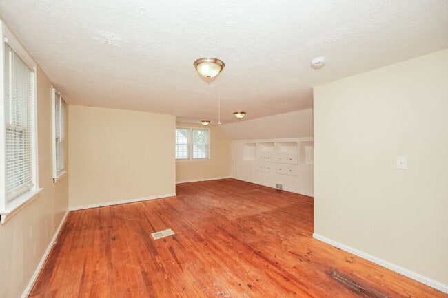 Foto del edificio - 18308 Edinboro Ave