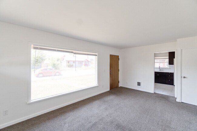 Building Photo - 1022/1026  N Napa St