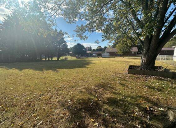 Foto del edificio - 208 SE Dockery Ln