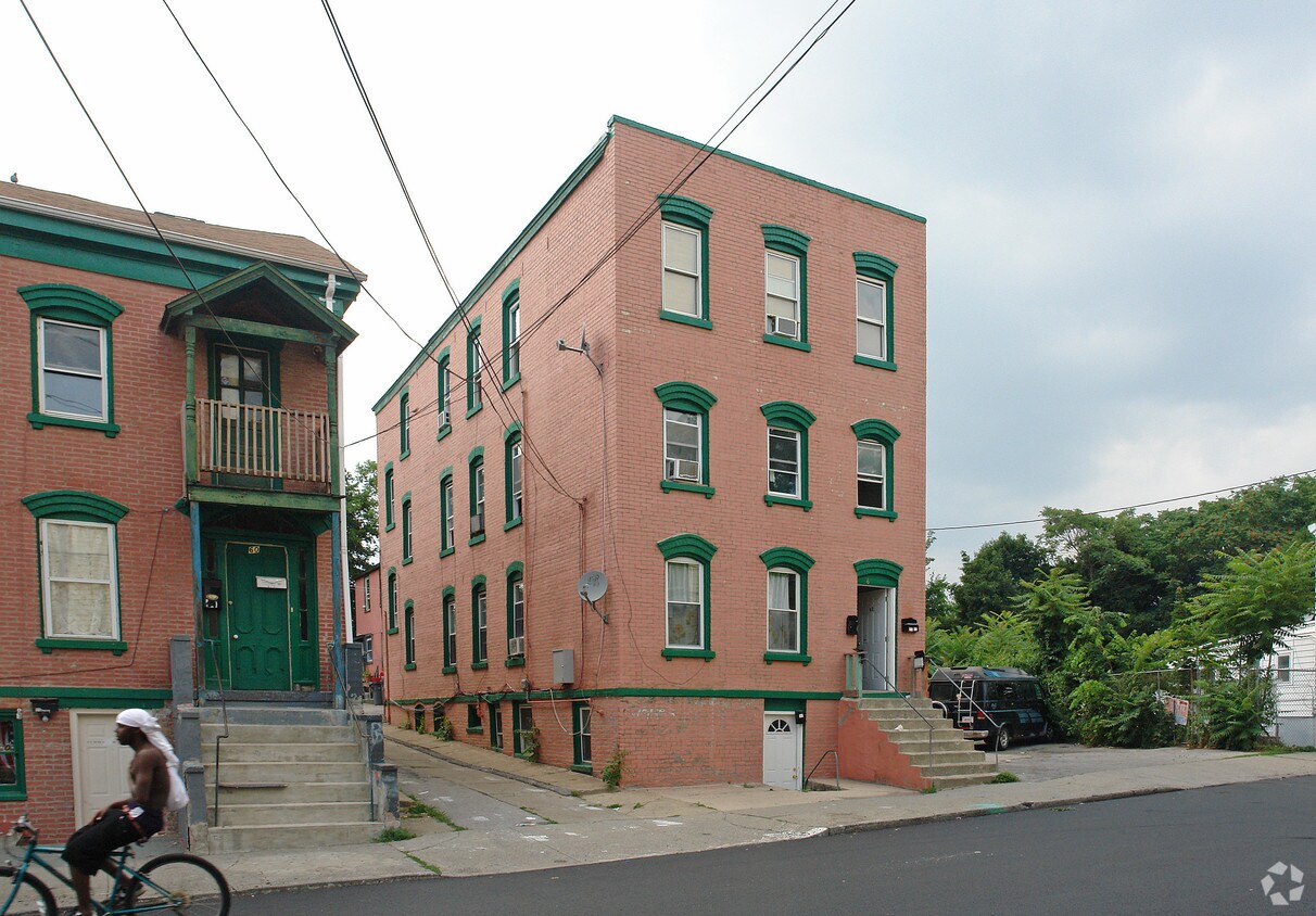 Building Photo - 62 N Bridge St