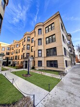 Building Photo - 3927 N Pine Grove Ave