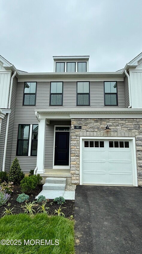 Foto principal - 97 Mustang Dr