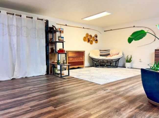 Building Photo - 143 E Riviera Dr