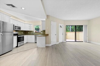 Building Photo - 41 Uno Lago Dr