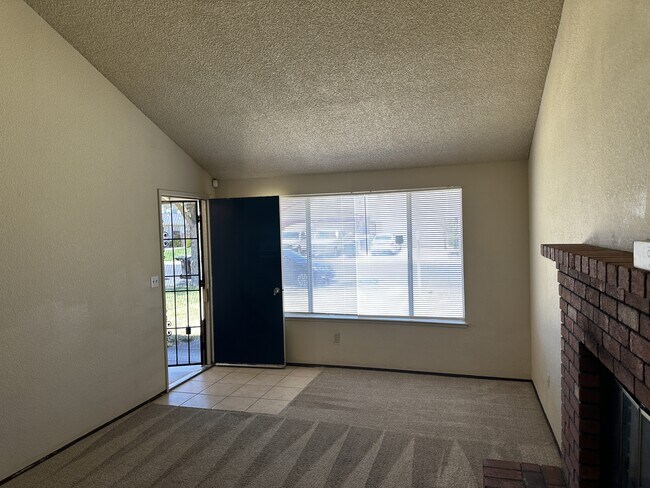 Building Photo - 4100 Goldust Dr