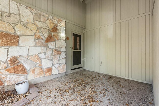 Foto del edificio - 3138 Honey Tree Ln