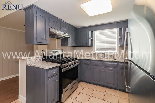 Building Photo - Now Available! 4 bedrooms 3.5 baths