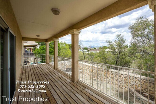 Foto del edificio - 5 br, 2.5 bath House - 5046 Arena Dr