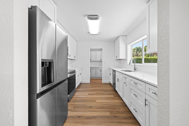 Foto del edificio - 2265 NE 24th St