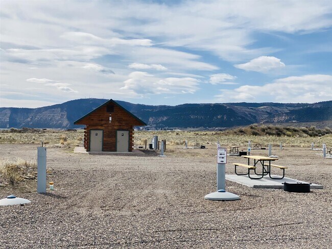 Building Photo - 322 County Rd 8