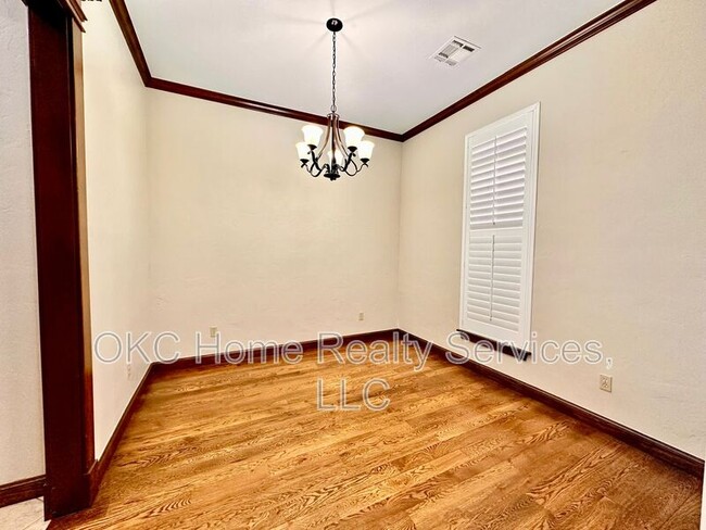 Building Photo - 1216 NW 190th Pl