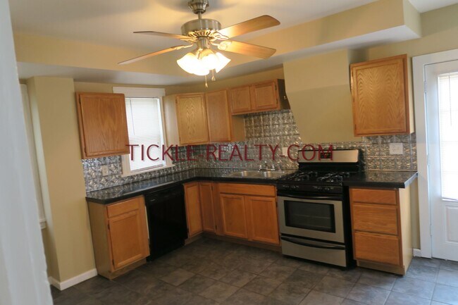 Foto del edificio - 2 Bedroom House with Walk In Closet / Offi...
