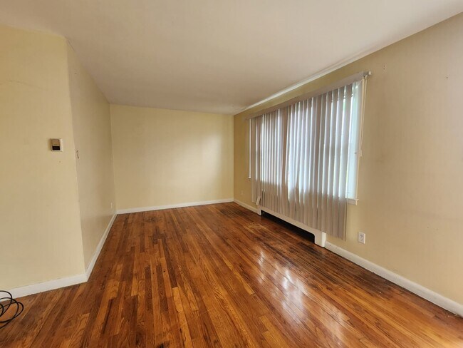 Foto del edificio - 65 Fairview Ave