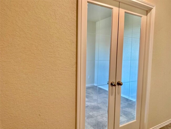 Foto del edificio - 3111 Red Columbine