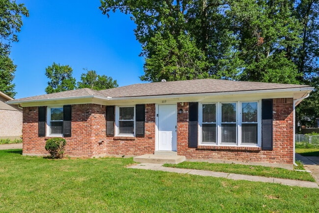 Building Photo - 819 Flicker Rd