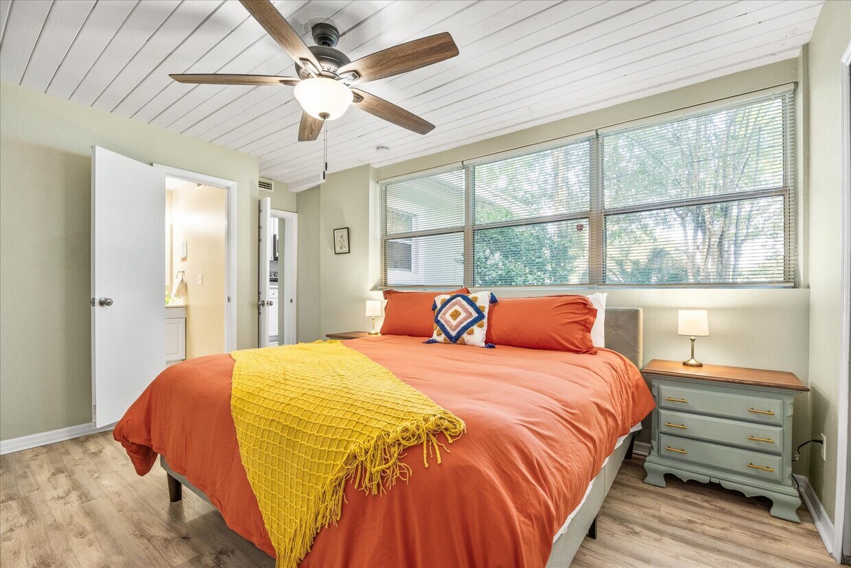 Foto principal - 1807 Harvester St