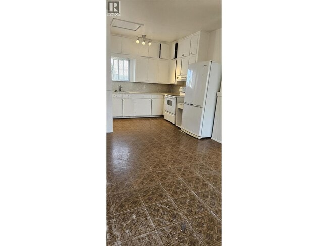 Building Photo - 317 Marmont St
