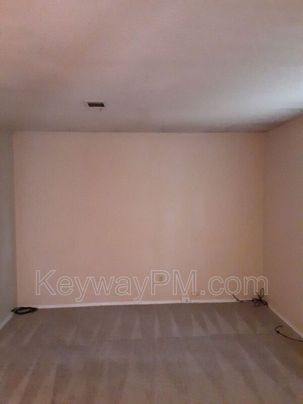 Foto del edificio - 4589 Hickory Dr