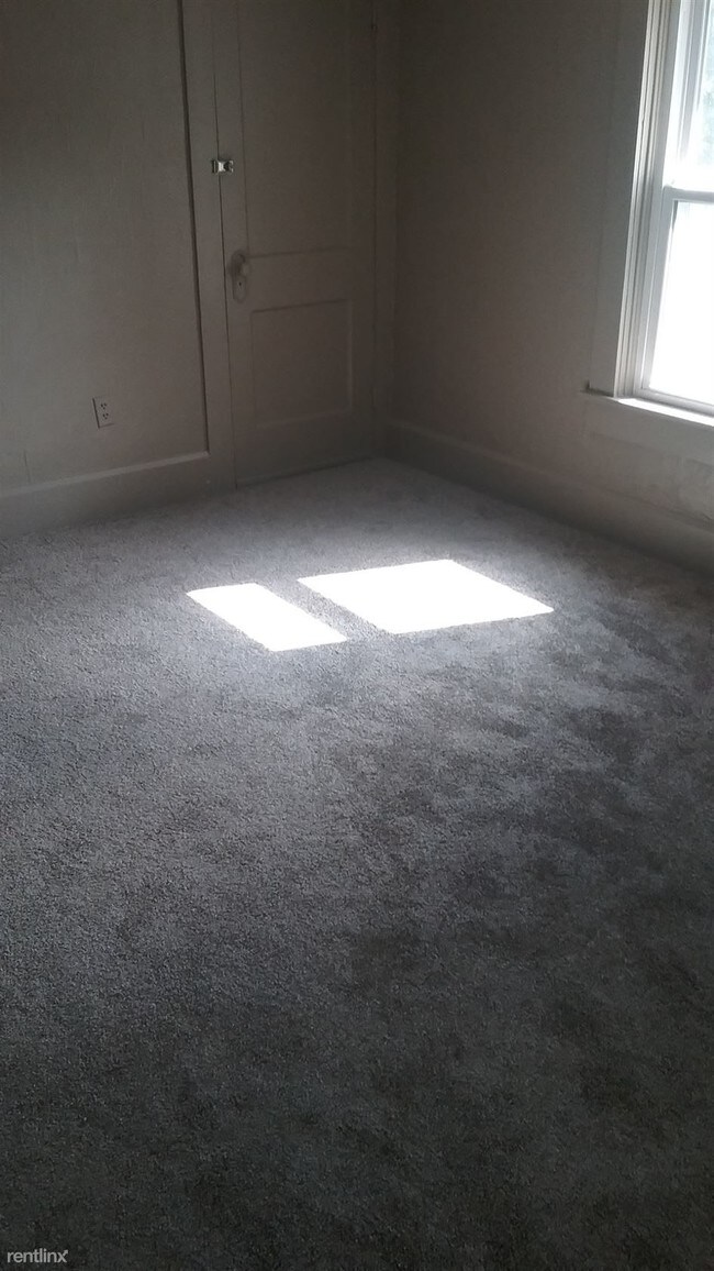 Foto del edificio - 2 br, 1 bath  - 200 Holbrook Ave