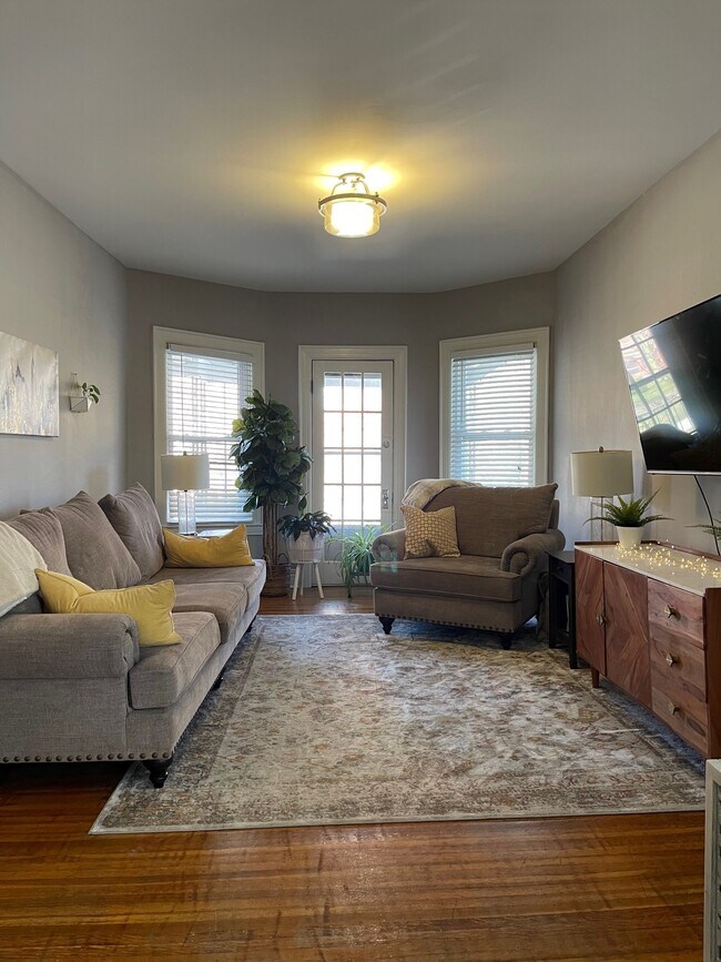 Building Photo - 371 Lafayette Ave