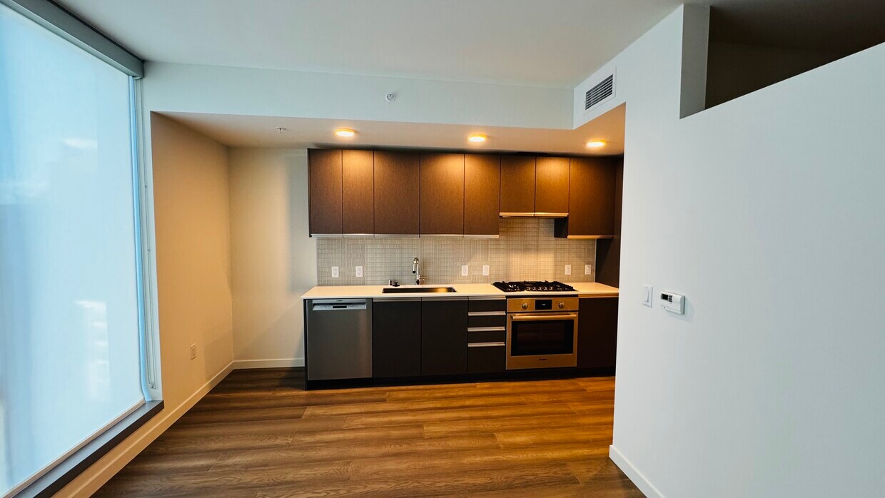 Foto principal - 800 Columbia St