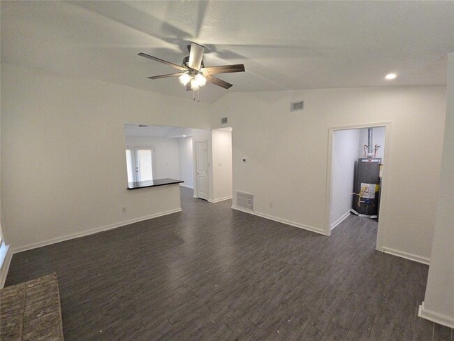 Building Photo - 16 N Circlewood Glen