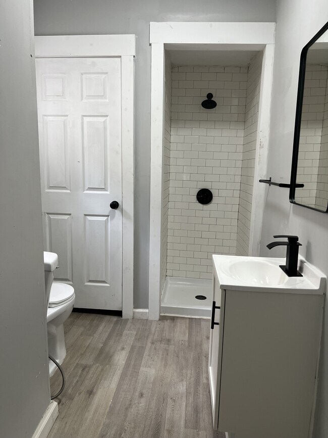 Foto del edificio - 4143 E 111th St
