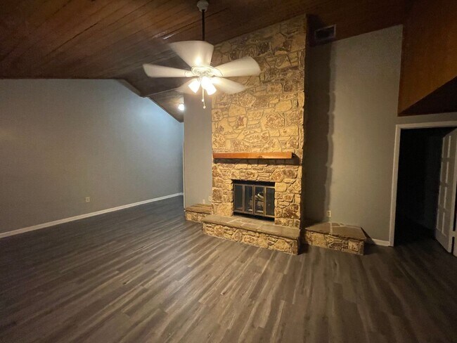 Photo - Errol Village-1921 Abbington St Unit-23-C ... House