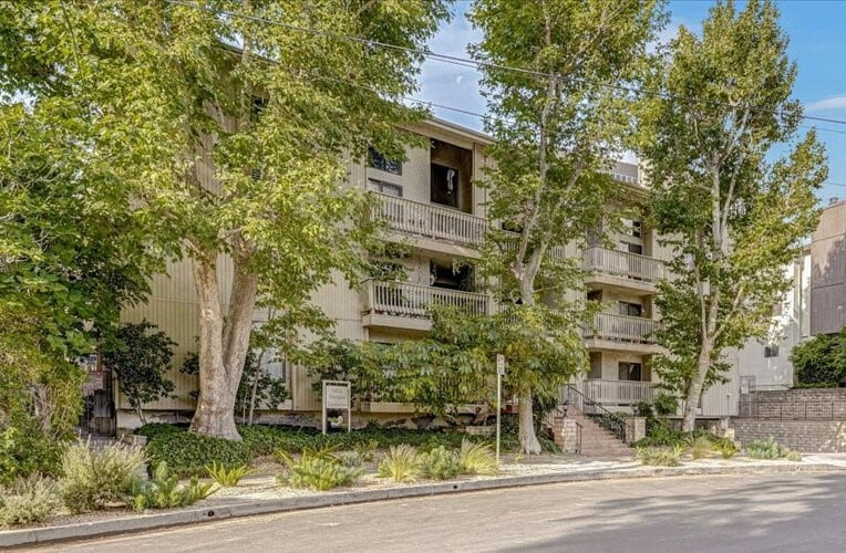 16022 Moorpark St Unit 202, Encino, CA 91436 Condo for Rent in Encino