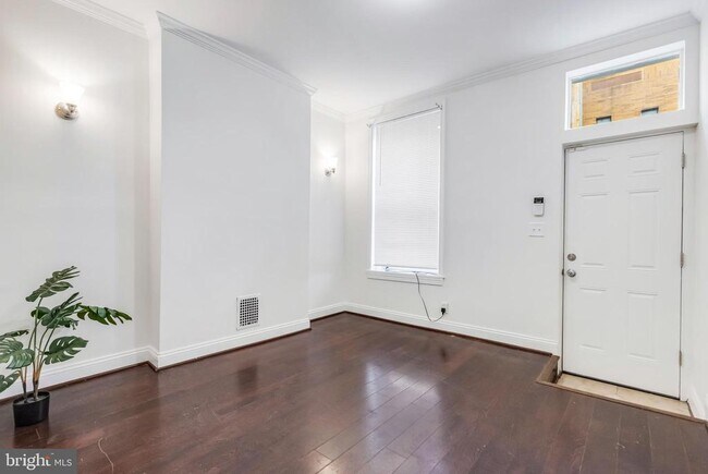 Foto del edificio - 218 N Glover St
